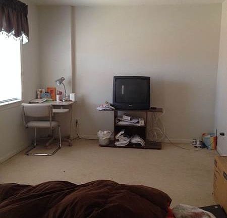 2nd image of 1222 N Vernon St