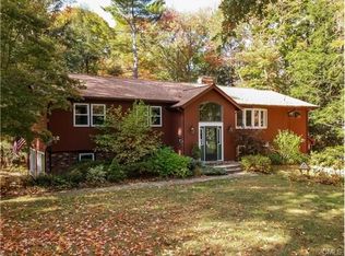 12 Chimmney Swift Dr, Sandy Hook, CT 06482