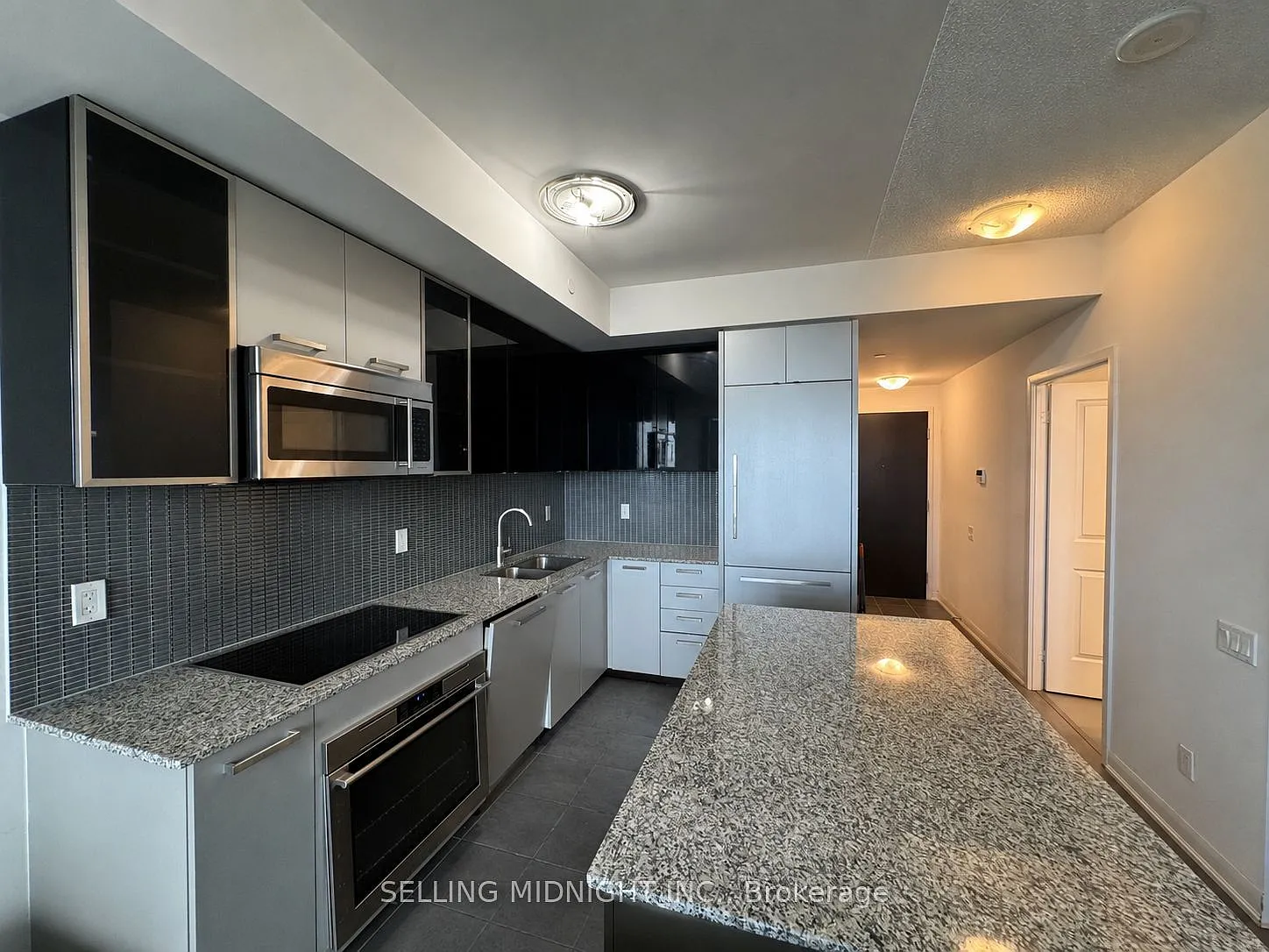 The Gibson Condos — Photo 2