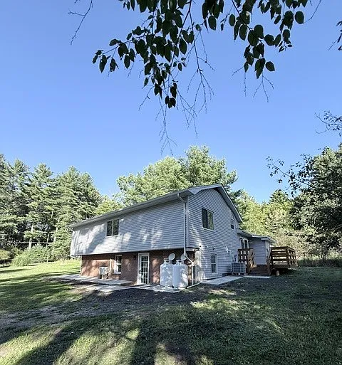 3 bed, 2.5 bath, 1900 sqft, $2,600 — Photo 3
