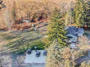 1350 Oxbow Lake Rd, White Lake, MI