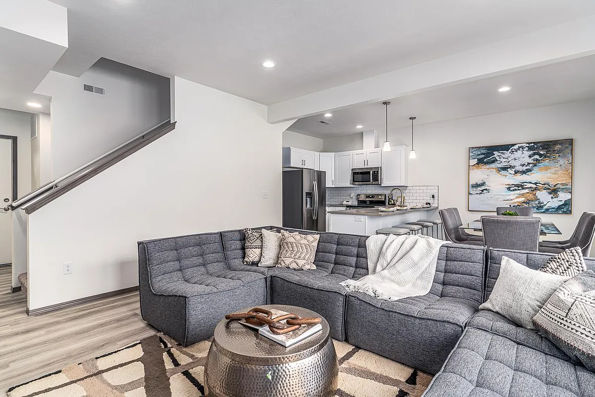 Great room - 14212 E Nixon Ln