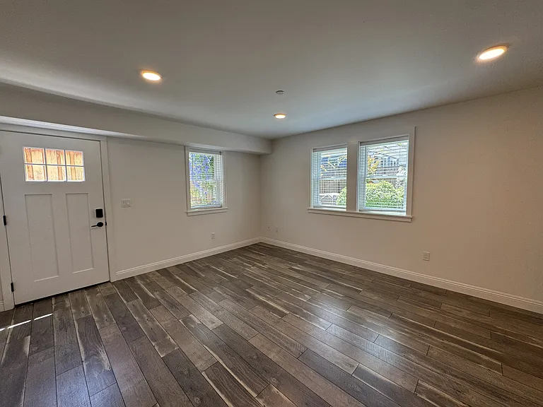 243 Keokuk St — Photo 3