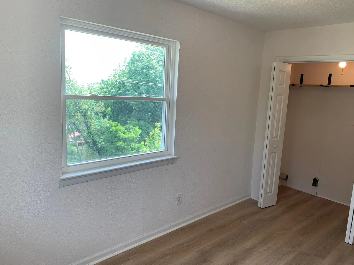Building Photo - 3221 Idlewild Dr #1