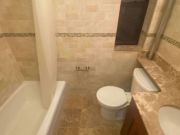 5th image of 208 E 84th St APT 3B
