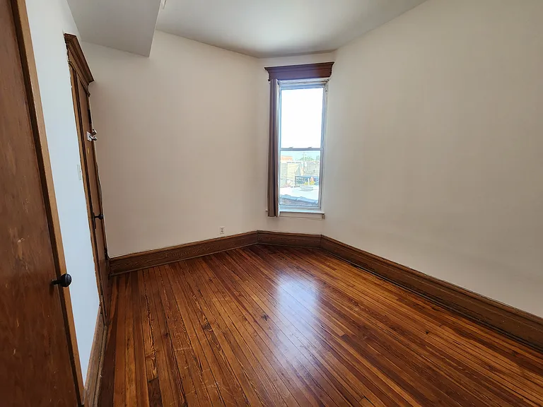 2404 W Superior St #3E — Photo 7