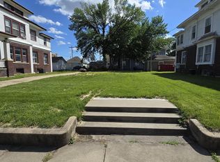 619 SW 9th St, Topeka, KS 66612