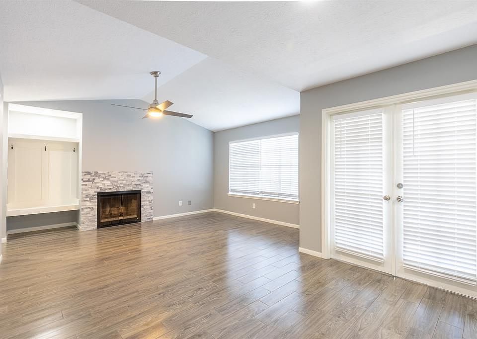 1st image of 14600 Fonmeadow Dr APT 303