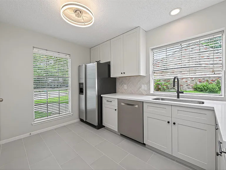 106 Breezy Point Pl — Photo 11