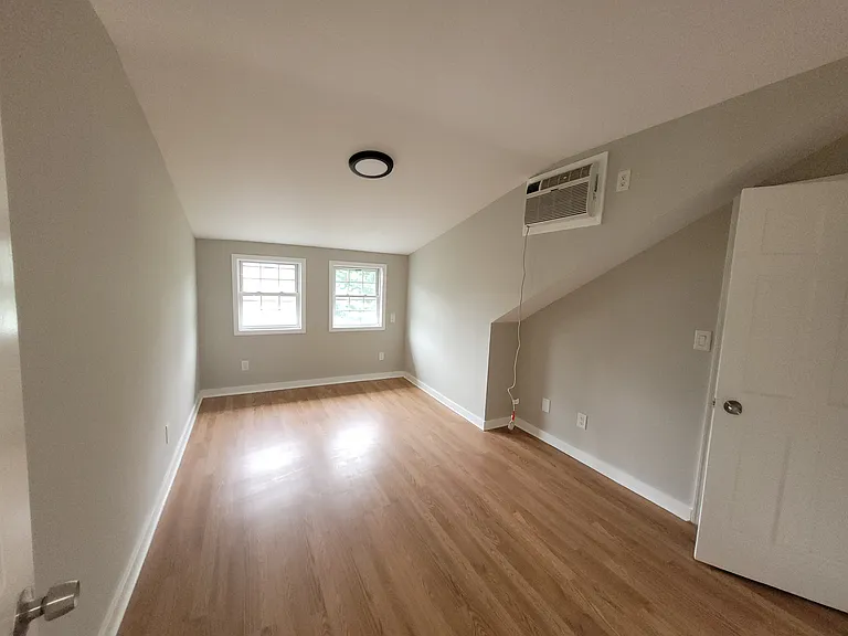 27-29 Highland Ave #27 — Photo 9