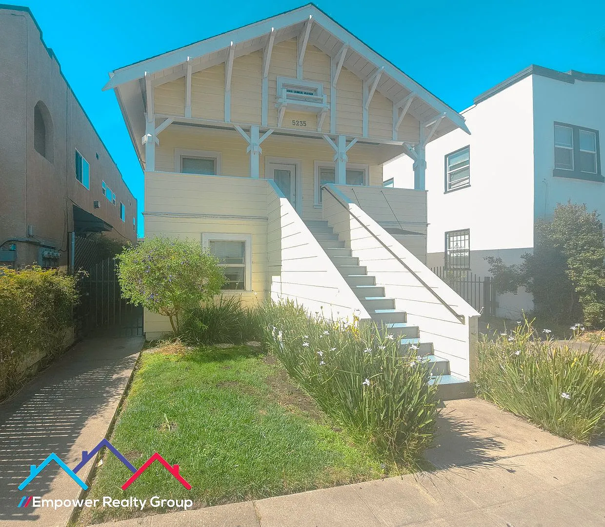 3 bed 2 bath Apartment in the Fruitvale District of Oakland — Photo 1