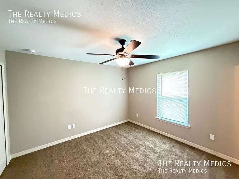 561 Marion Oaks Blvd — Photo 12