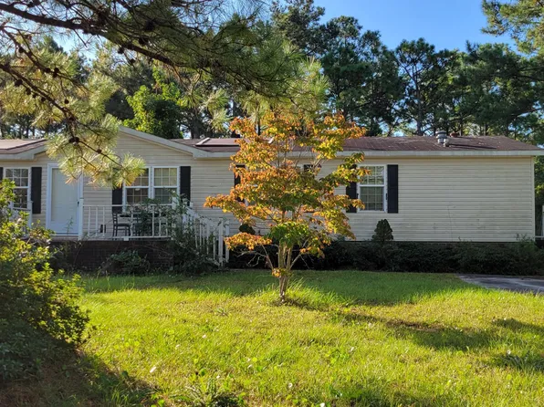 307 Five Aprils Drive, Swansboro, NC 28584