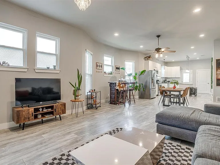 2905 S Jennings Ave — Photo 51