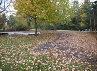 5106 Queens Way, Gladwin, MI 48624