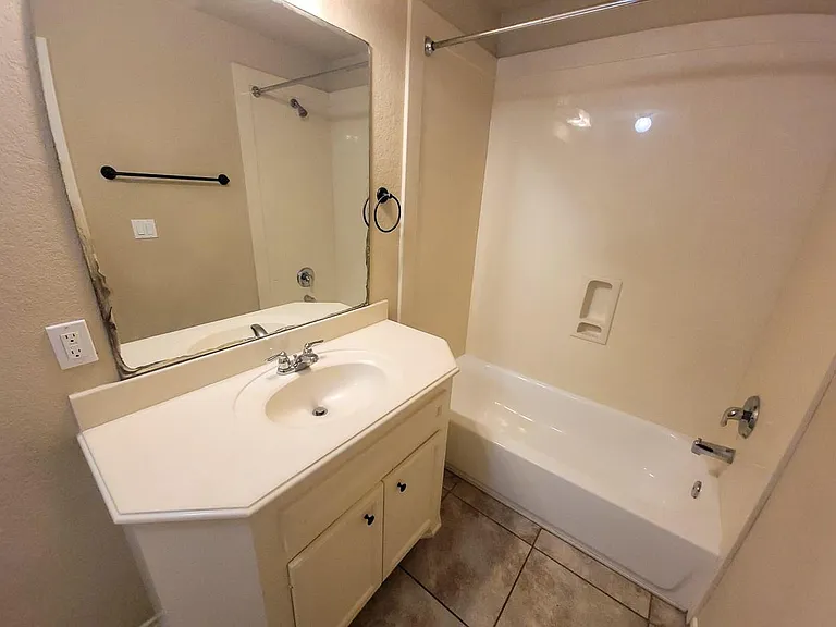 115 Sendero Dr — Photo 16