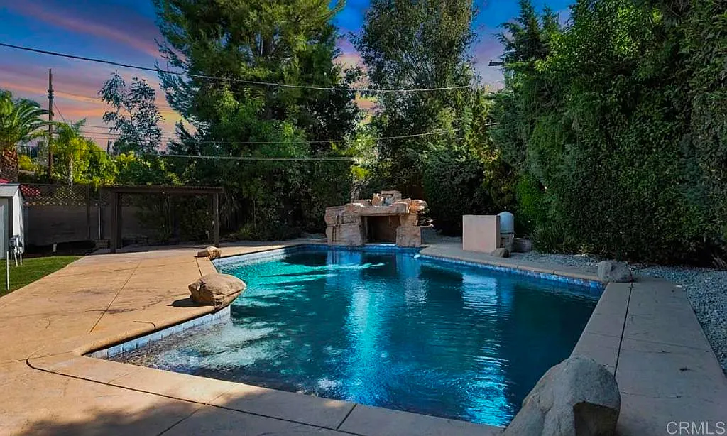 4 bed, 3.0 bath, 111 sqft, $3,500 — Photo 4