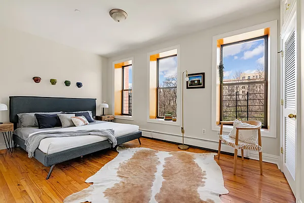 Sold by Compass | media 7