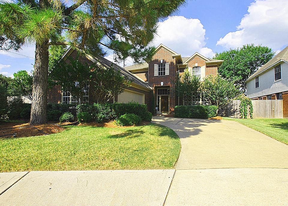 1st image of 7322 Wooded Valley Dr