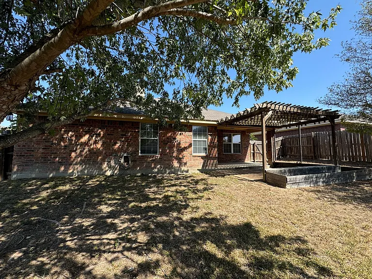 3806 Tatonka Dr — Photo 26