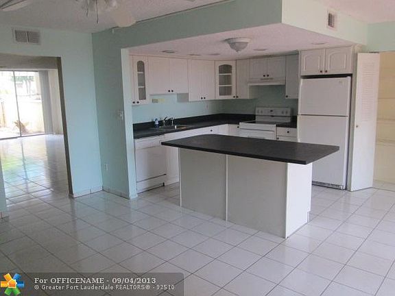 5th image of 20616 NE 6th Ct #20616
