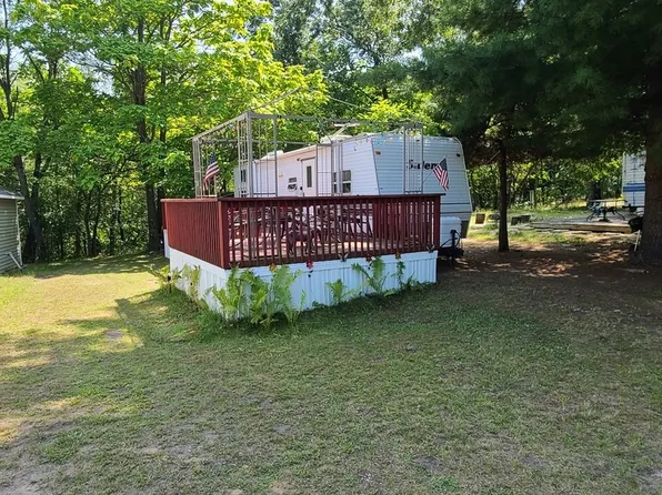 27/13 Woodhaven Dr E, Sublette, IL 61367