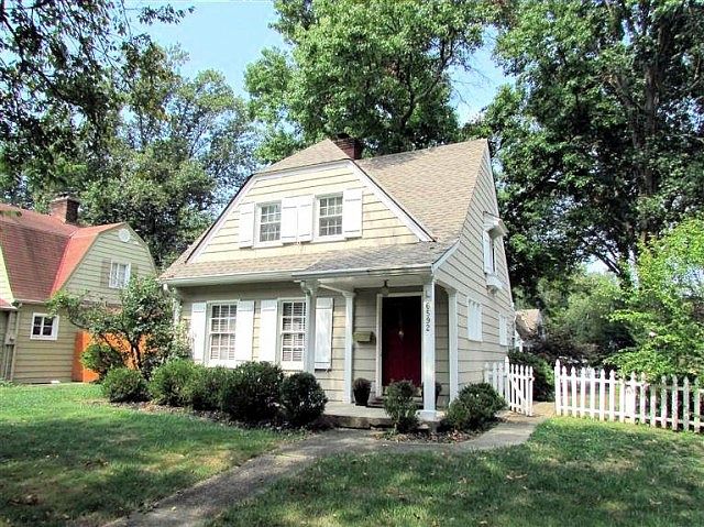 2nd image of 6592 Wooster Pike