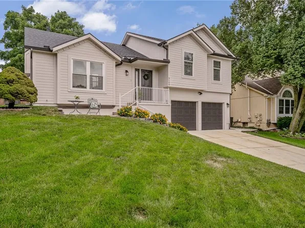 5109 Rosehill Rd, Shawnee, KS 66216