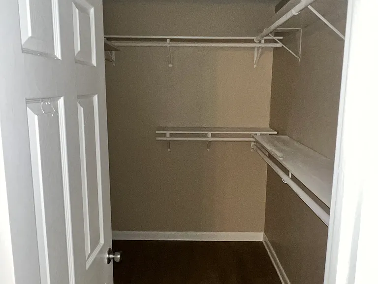 110 Doral Ct — Photo 14