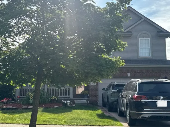 472 Summerfield Dr, Westland, MI 48185