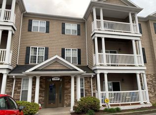 1823 Suncrest Vlg, Morgantown, WV 26505