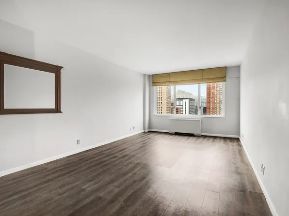 201 East 25th Street image 1 of 7