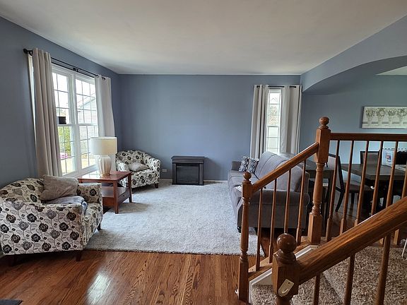 3rd image of 3331 Banford Cir