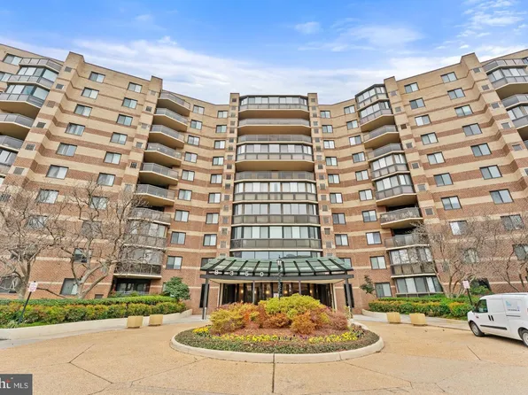 8350 Greensboro Dr APT 119, McLean, VA 22102