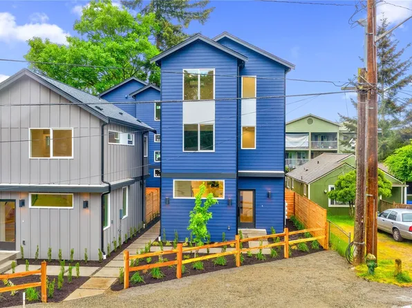 12032 Hiram Place NE, Seattle, WA 98125