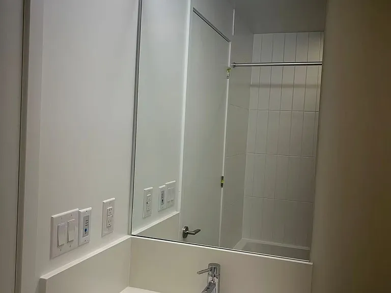10 Oak St #2010 — Photo 11