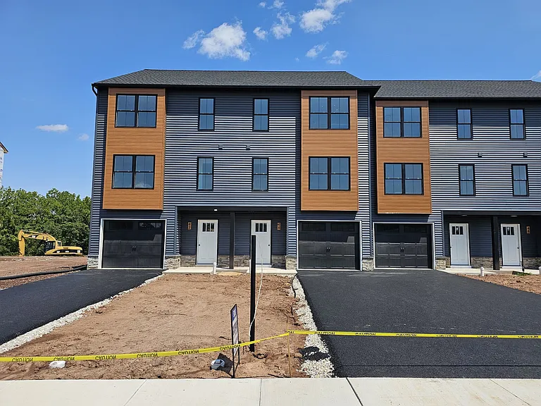 42 Old Stone Way — Photo 1