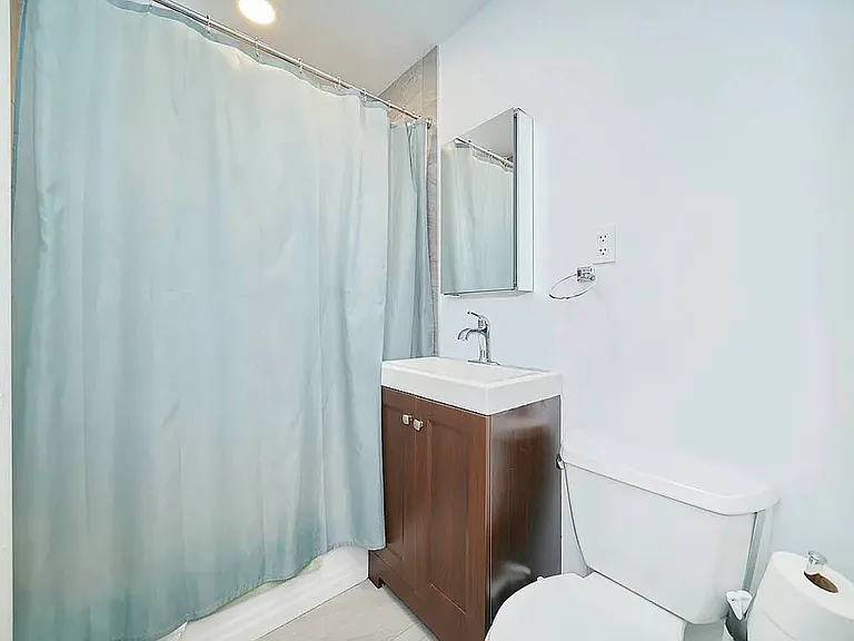 100 Lexington Ave #3B — Photo 3