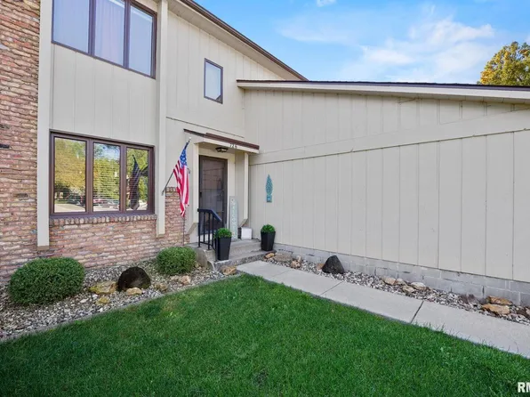 726 51st Ave, East Moline, IL 61244