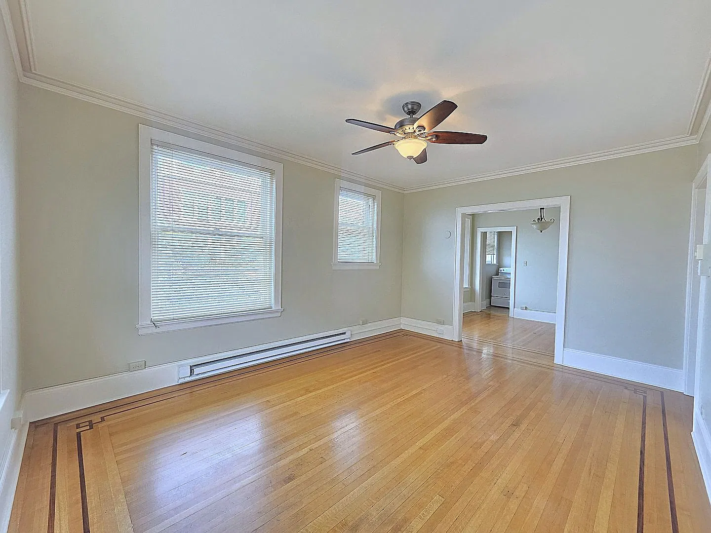 Knickerbocker Apartments — Photo 3