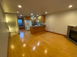 708B 15th Ave #B, Seattle, WA 98122