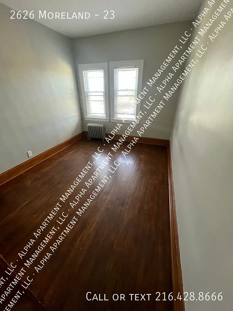 2626 N Moreland Blvd — Photo 2
