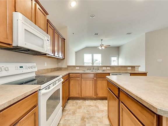 5th image of 1040 Grimes Dr