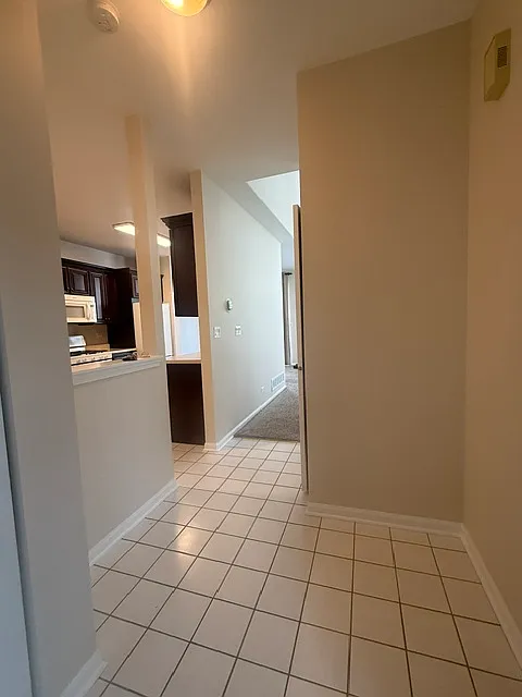 3 bed, 2.5 bath, 2077 sqft, $2,600 — Photo 3