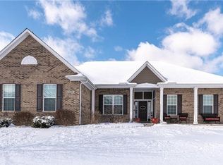 3136 Spillway Dr, Bellbrook, OH 45305