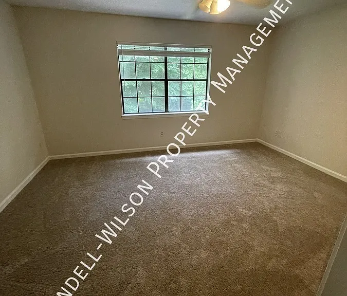 1331 Springlawn Ct — Photo 6