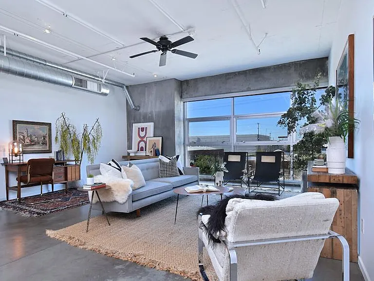 510 S Hewitt St #305 — Photo 4