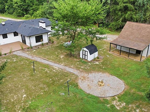 3rd image of 3643 Noble Rd