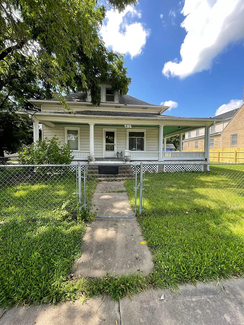 615 E 6th Ave. in Emporia, KS 66801. — Photo 1