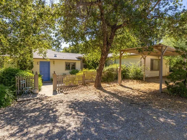 210 W Santa Ana St, Ojai, CA 93023